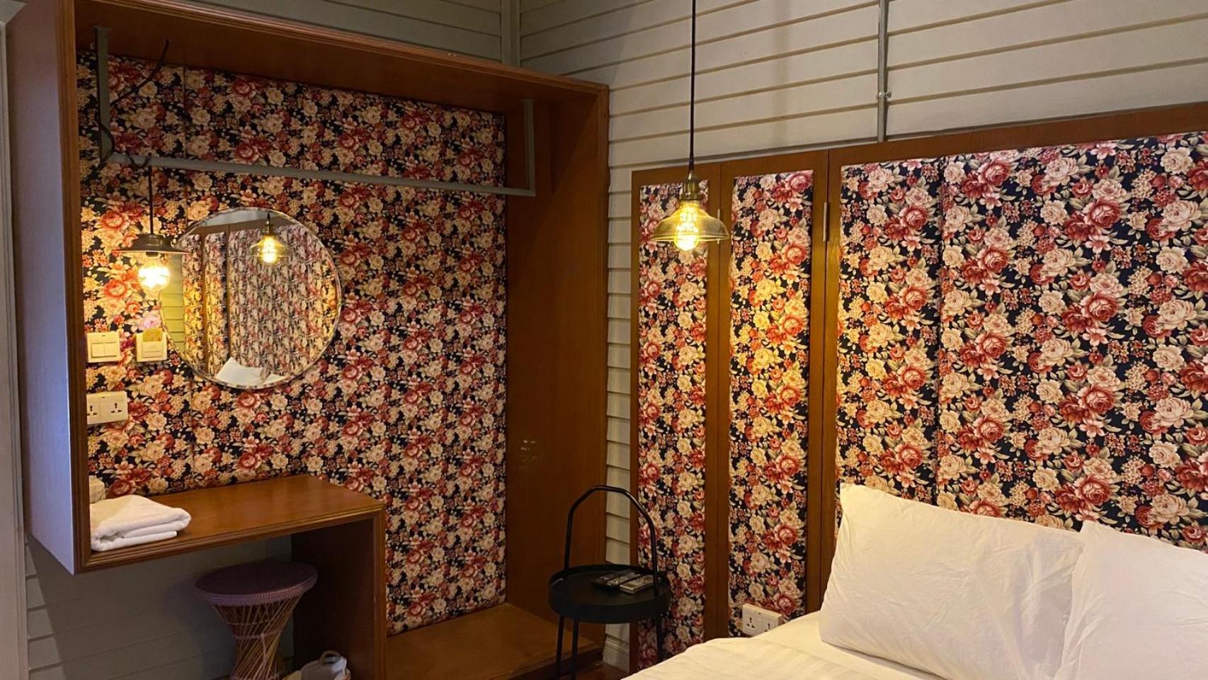 Azure Hostel Bangkok Bagian luar foto