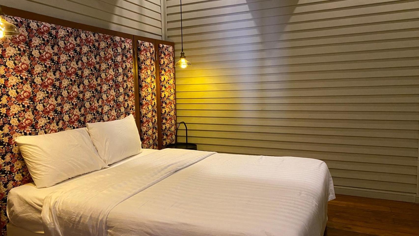 Azure Hostel Bangkok Bagian luar foto