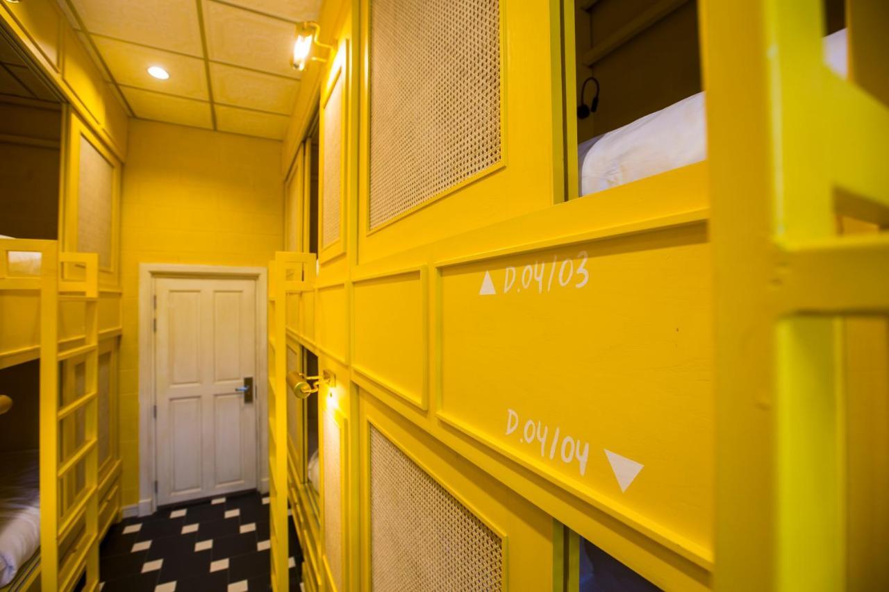 Azure Hostel Bangkok Bagian luar foto