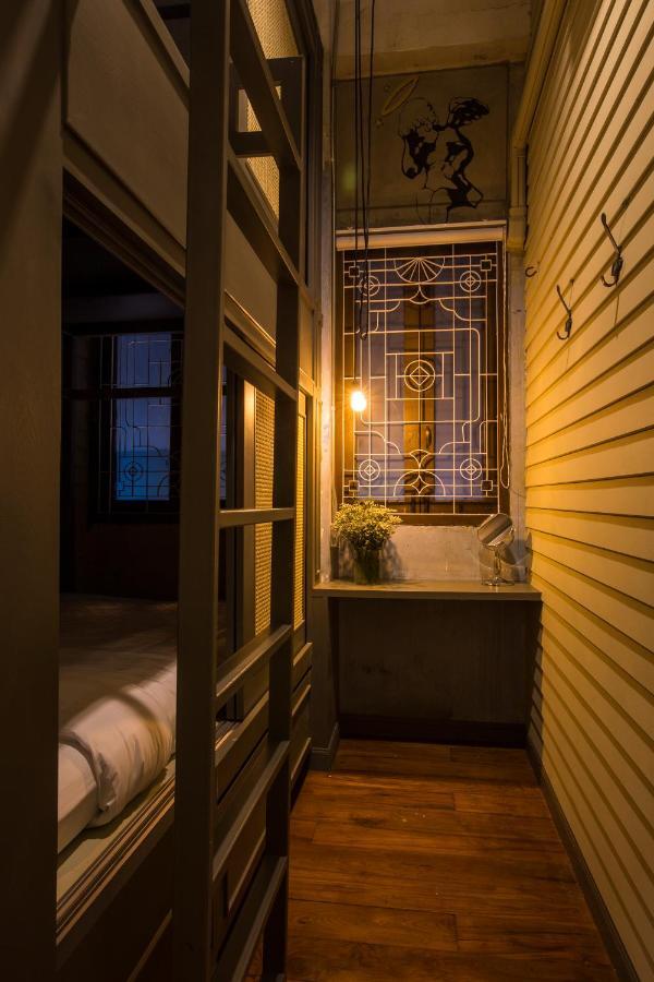 Azure Hostel Bangkok Bagian luar foto
